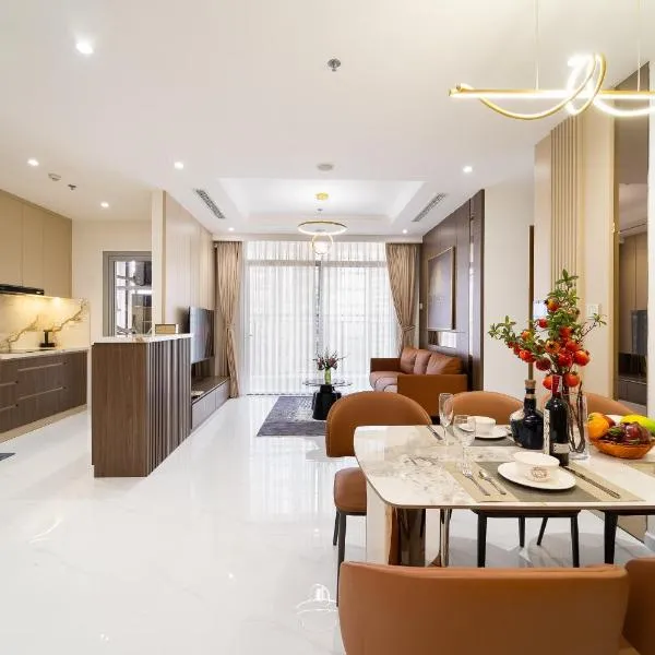 Royal Crown Vinhomes Landmark Signature Residence, viešbutis Hošimine