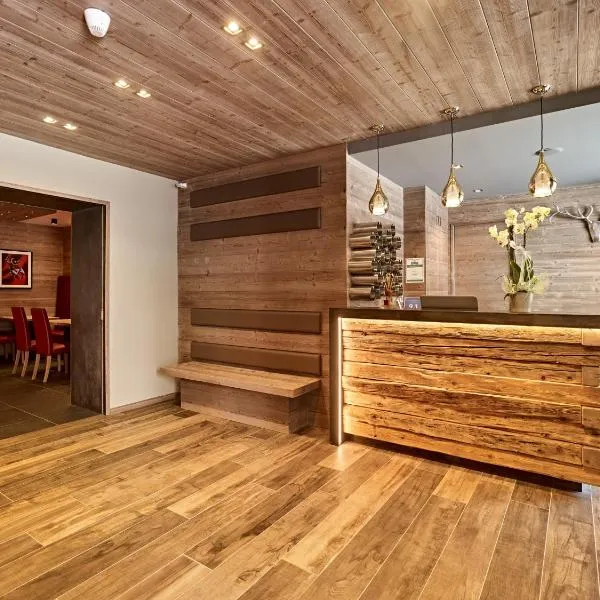 Hotel Garni Arnica ***S, hotel in Madonna di Campiglio