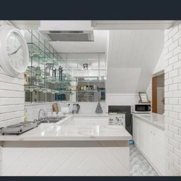 Apartment 1 - Family size apartment - 13 minutes to Melbourne Airport, hotel en Melbourne Intl