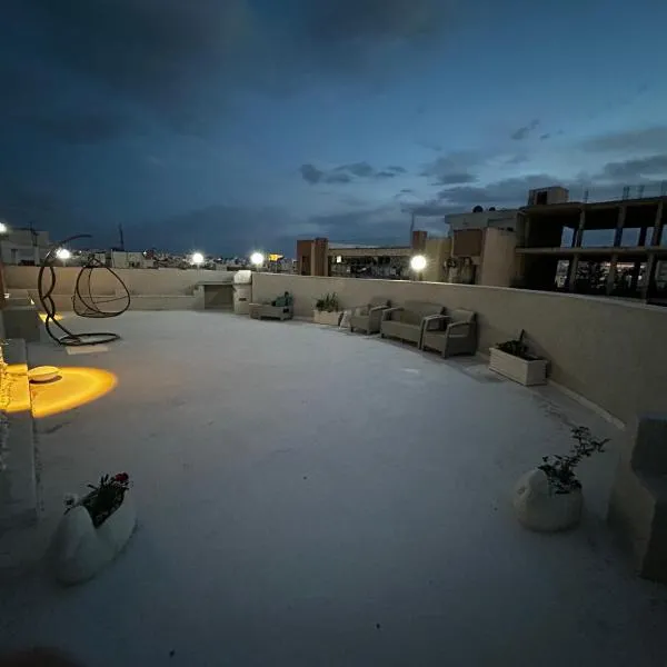 Sea View 1 Bedroom Apartment with 100m Terrace, khách sạn ở Sousse