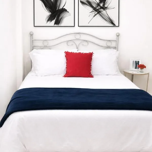 PINK POUI Spaces Vacation Rentals, hotel ad Arima