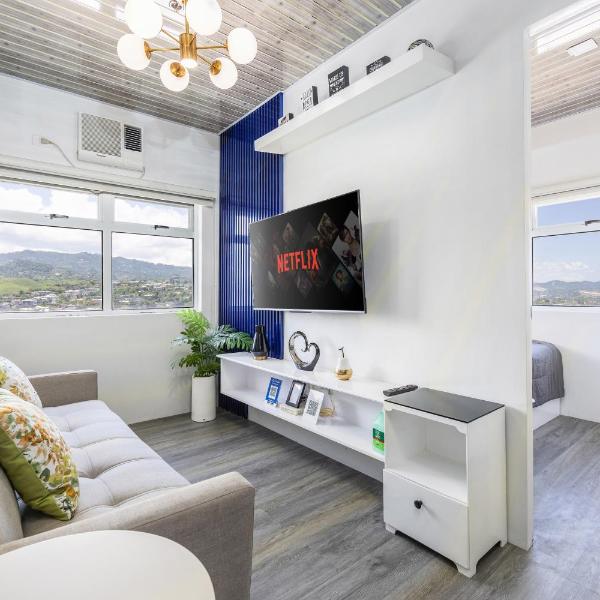 Galena by J&J (1BR . Wi-Fi . Netflix . Pool ), Banilad
