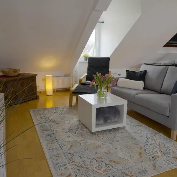 Dachgeschosswohnung, hótel í Hannover