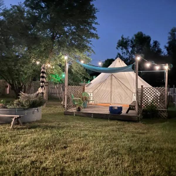 Savannah-Winery Yurt near Sequoia & Kings Canyon National Parks, hotell i Dunlap