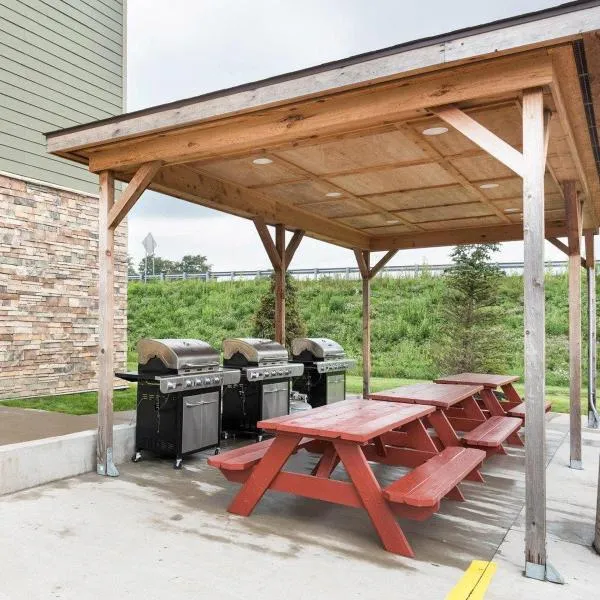 Suburban Studios Triadelphia - Wheeling at The Highlands, hotel a Triadelphia