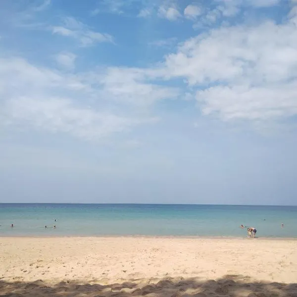 EnDanni Hostel, hotel sa Amphoe Thalang