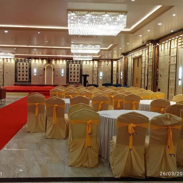 Shreeja Central, hotel a Bhawānipatna