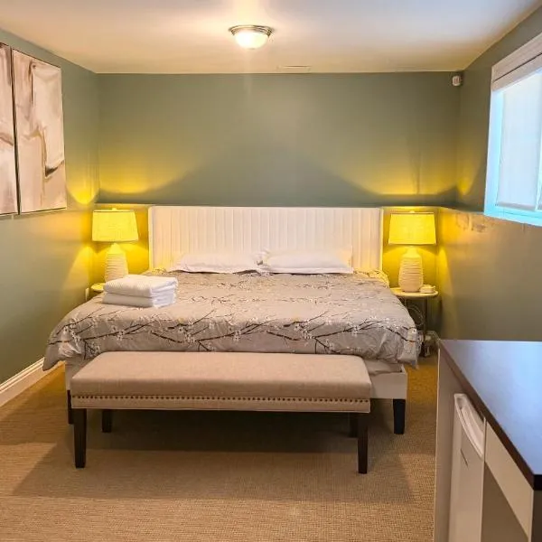 Private King Bed Room Near UPEI & Downtown Cozy Retreat Near Everything, hotell i Charlottetown