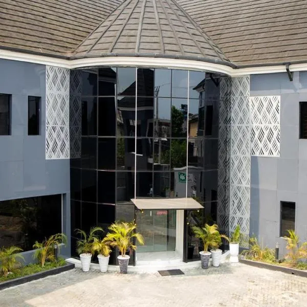 Eagles Haven Hotel, hotel v Warriju