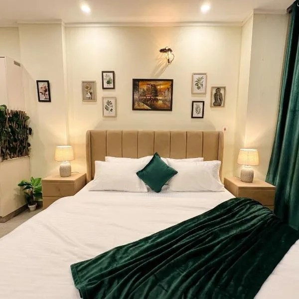 Luxe Living Stay - Stylish Apartment Near Airport ISB, hôtel à Islamabad