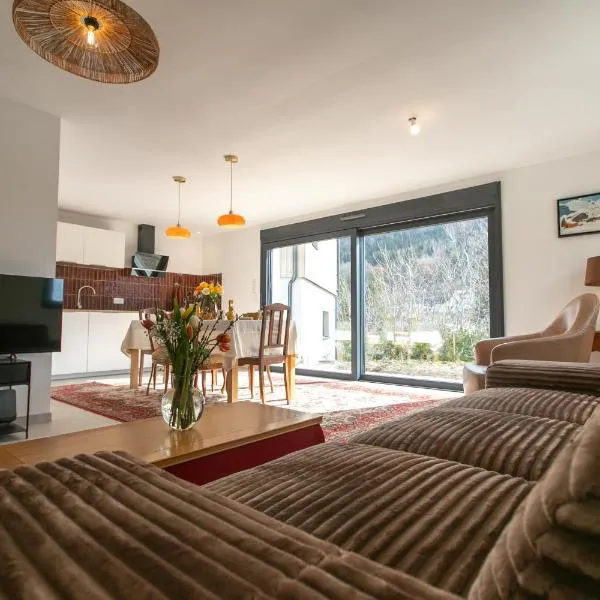 Maison au pied des falaises, hotel in Jougne