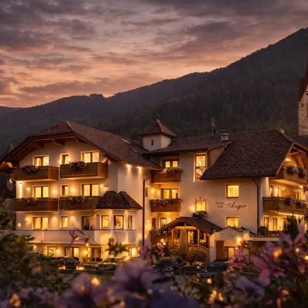 MyLiving - Hotel B&B by Majestic Resorts Dolomites, hotel a San Lorenzo di Sebato