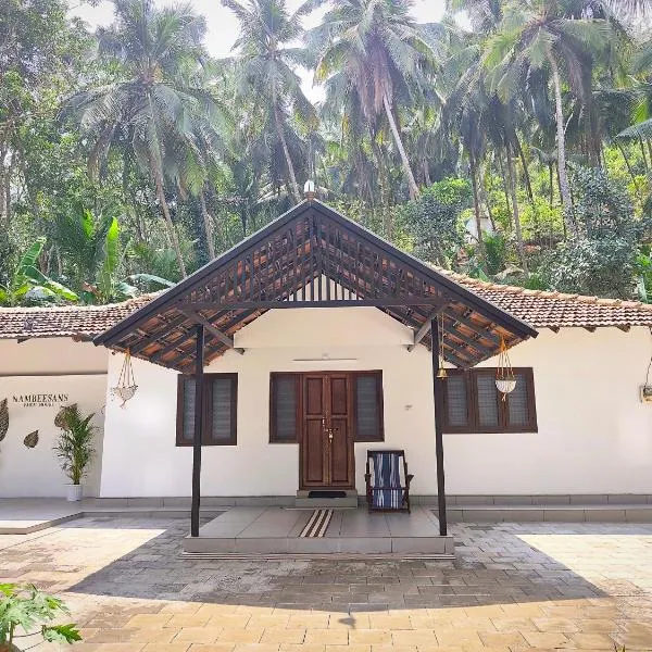 Nambeesans Farm House-Premium stay with private pool, hotel v destinácii Nīleswaram