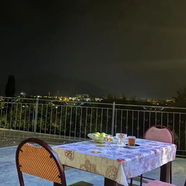 Sheki Ev Guest House, hotelli Shekissä