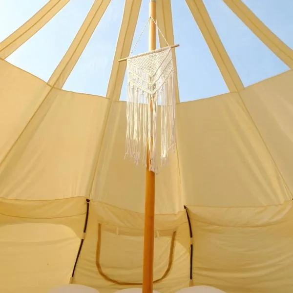 Hôtel UNIQ - Domaine Saint-Bernard, хотел в Мон-Тремблан