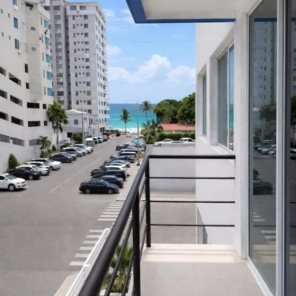 Elegant Chipipe Apartment Walk to the Beach, hotell sihtkohas Salinas