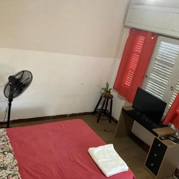 Habitacion Privada, Single Room, viešbutis mieste Paisandu