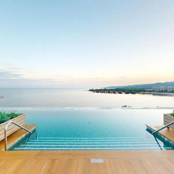 Princess Grand Jamaica Resort, מלון בGreen Island