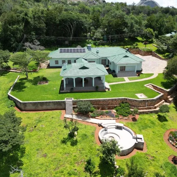 Sanya Holiday Home, hótel í Nyanga