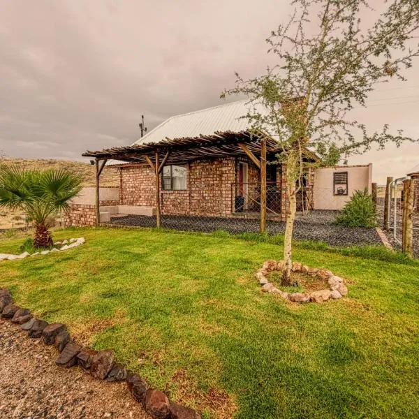 Carlo's Mountain Lodge, hotel a Usakos