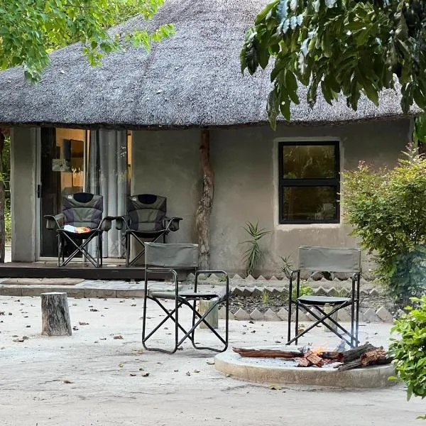 Khwai Moremi Vacation Cottages, hotel in Khwai