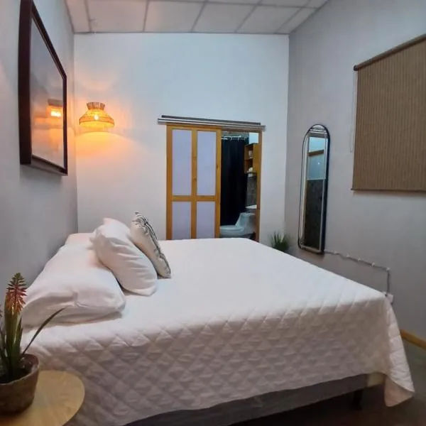 Hotel Michanti, хотел в Ел Зонте