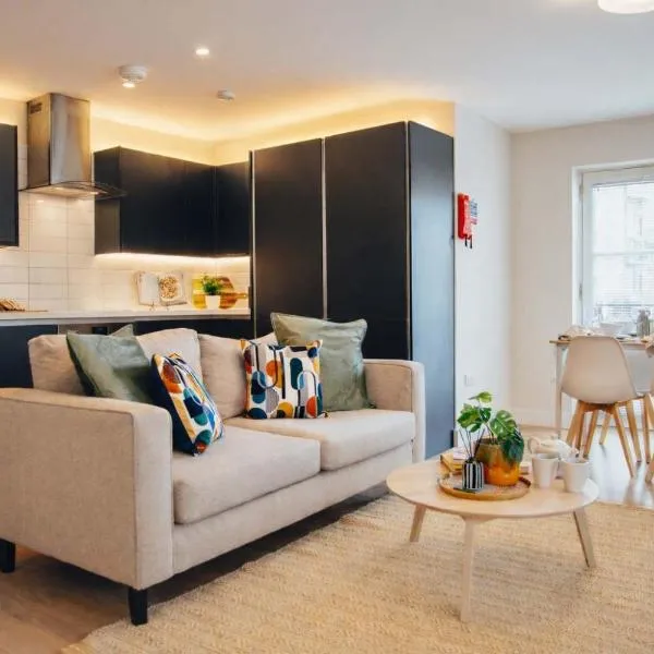 Modern Central 2 Bed Apartment with Parking, hotel a Edimburg