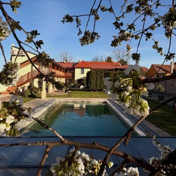 Hotel Garni Klaret, hotel en Valtice