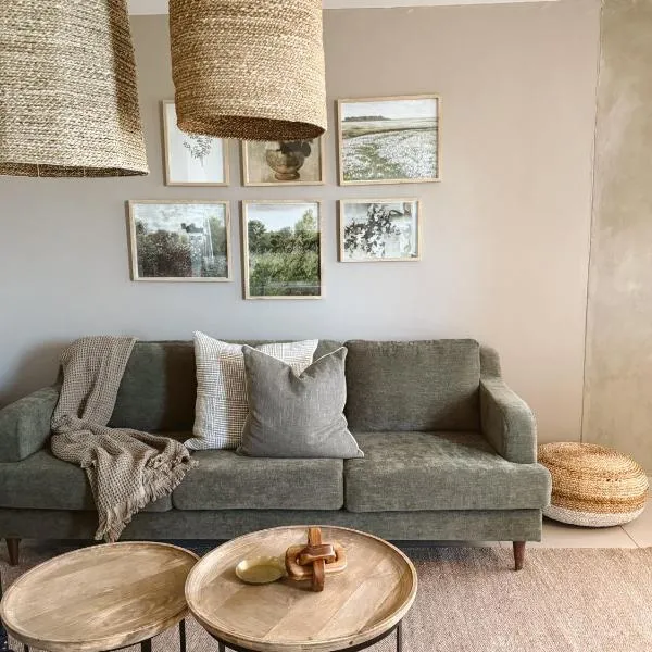 Wild Olive Unit 79 Luxury Vintage Stay,位于温特和克的酒店