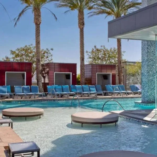 Palms Place No Resort fees with Balcony, hotel em Las Vegas