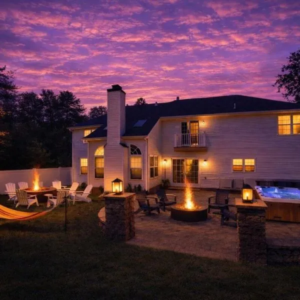 Backyard Oasis • 5BR • Hot Tub • 2 Fire Pits • Game Room • Resort Amenities • Lake Access, готель у місті Іст-Страудсберг
