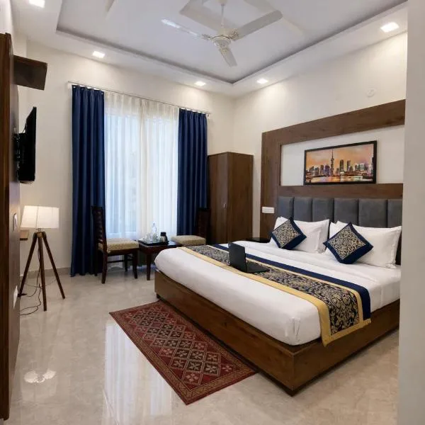 Hotel Woodlark Heights Zirakpur Chandigarh !! Easy Airport Access ! Budget Friendly โรงแรมในจัณฑีครห์