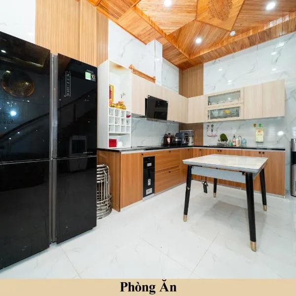 Green Homestay, хотел в Дананг