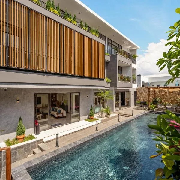 Sora Villa, Huge Swimming Pool, Private Sauna & Elevator Access, hotel en Da Nang