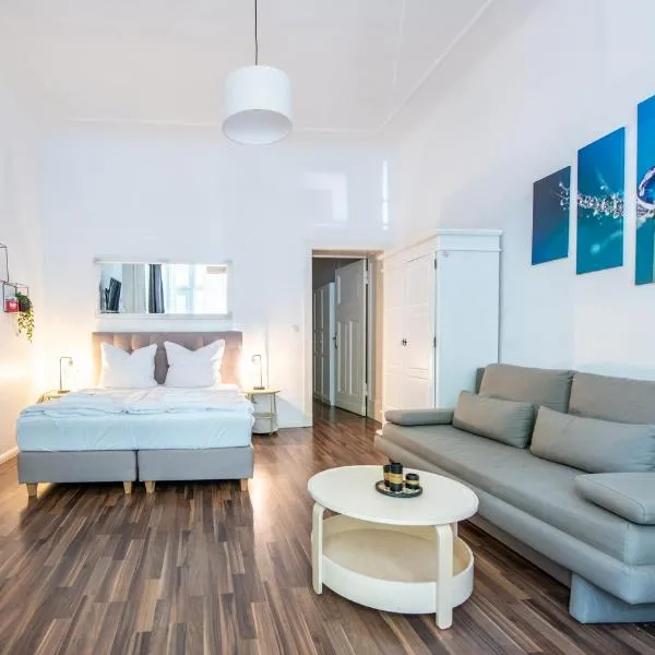 DROY by ROCKCHAIR Apartments l SUPERHOST Status l 2 Bedroom Boxspringbeds next to Center "Kurfürstendamm" - Cozy Family & Business Flair welcomes you!, hotel din Berlin