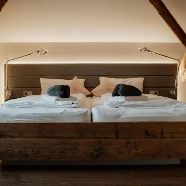 Zum Hirschen - hotel & gasthaus beim stöckeler โรงแรมในไชเดกก์