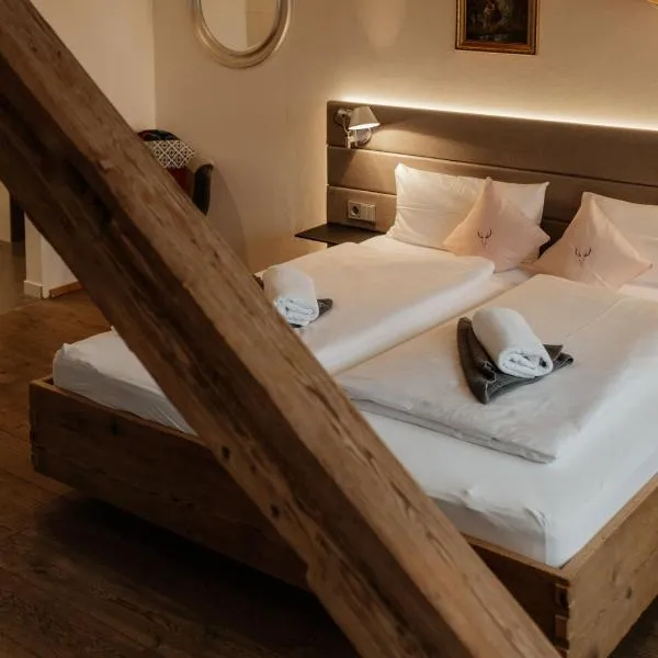 Zum Hirschen - hotel & gasthaus beim stöckeler, מלון בשיידג