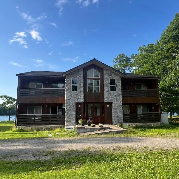 Chalet Nojiri Lakeside 1F Chalet Suite Room Pet Family Friendly, hotel en Shinano