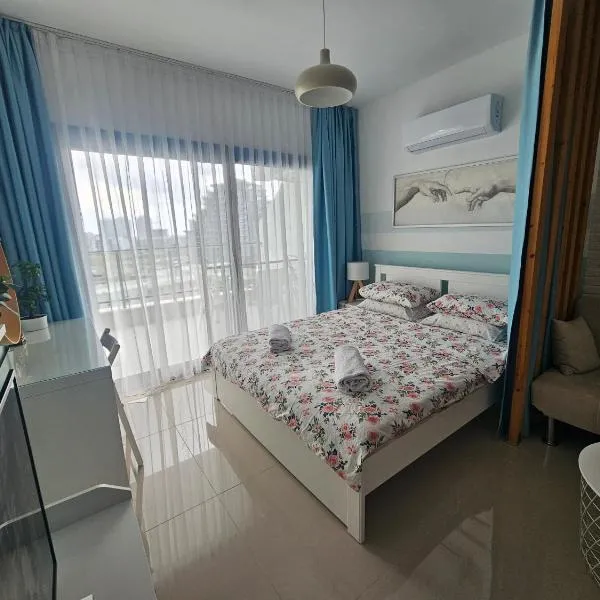 Caesar Resort Lux Studio: Trikomo şehrinde bir otel