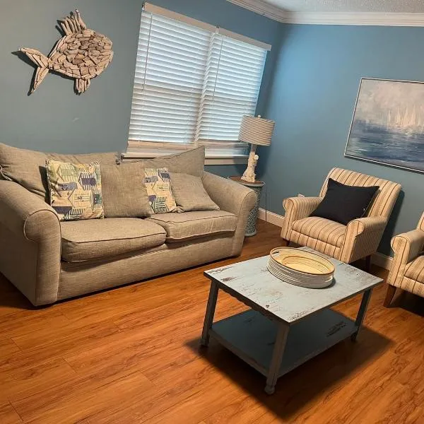 Family Beach Stay | Pool | Tennis | Pet Friendly, hotel din Hilton Head Island