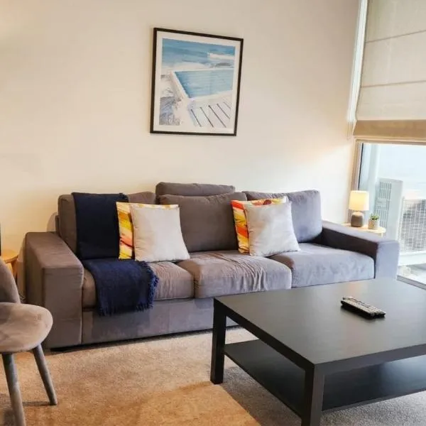 Kingston Foreshore Flat with Garden View - Hosted by Canstay, hotel a Kingston 