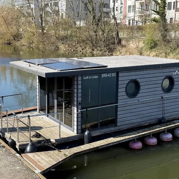 Halle an der Saale में, होटल Hausboot Luft & Liebe