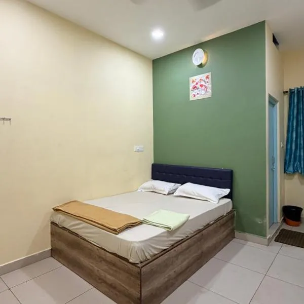 Gravity Groups VHR Residency - near santho lawns, Hotel in Puducherry