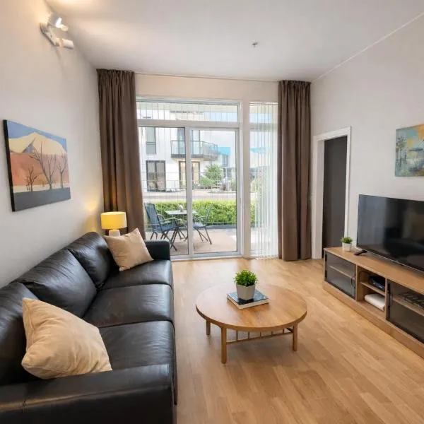 New apartment 5min to airport at Kokstad train station, hotel v destinaci Bergen