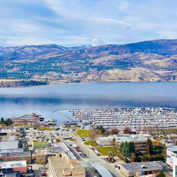 Stunning Million-Dollar Lakeview 2 Bedroom signature Loft with rooftop pool, hotel en Kelowna