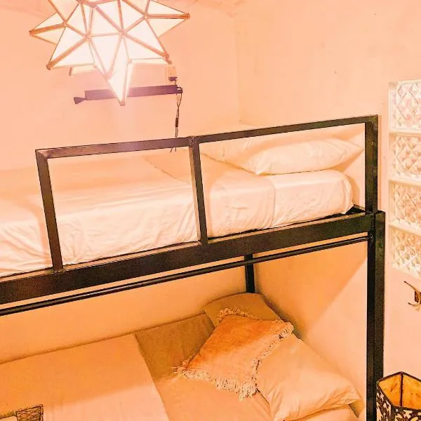 My Sisters House - Female only، فندق في سايوليتا