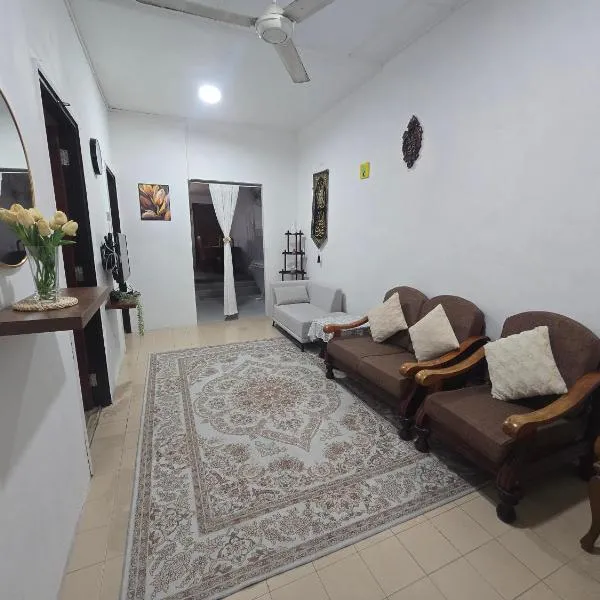 Teratak Perantau Homestay - Dekat Dengan Airport KB, hotel v destinaci Pengkalan Cepa