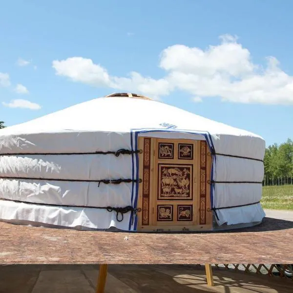 モンゴルゲルグランピング Frontier Village, хотел в Tōma