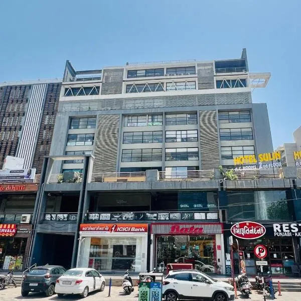 Viesnīca Hotel Sulin Prahladnagar pilsētā Amdāvāda