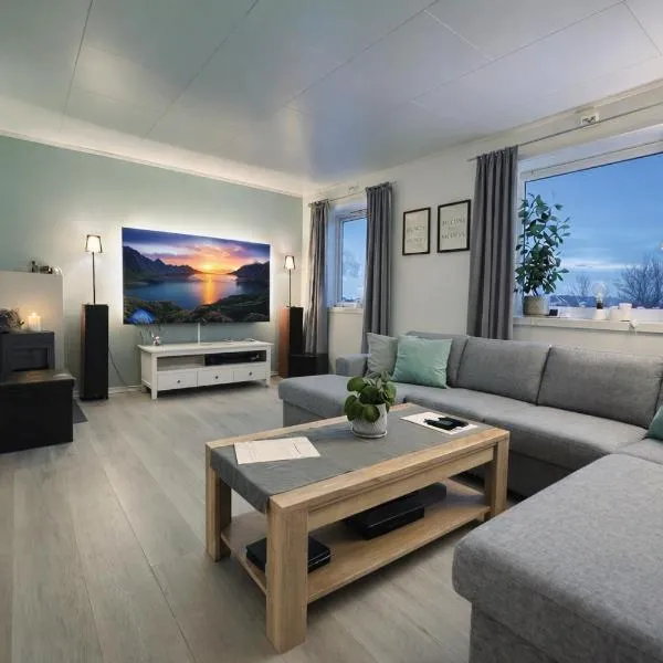 Northern Lights Apt Midtgaard, Kvaløya Tromsø Modern 2BR, Free Parking, хотел в Тромсьо